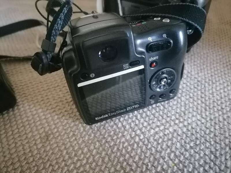 Lot of 3 x Cameras*one bid for the lot*untested*