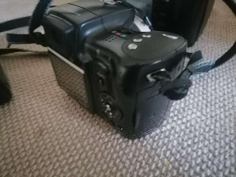 Lot of 3 x Cameras*one bid for the lot*untested*