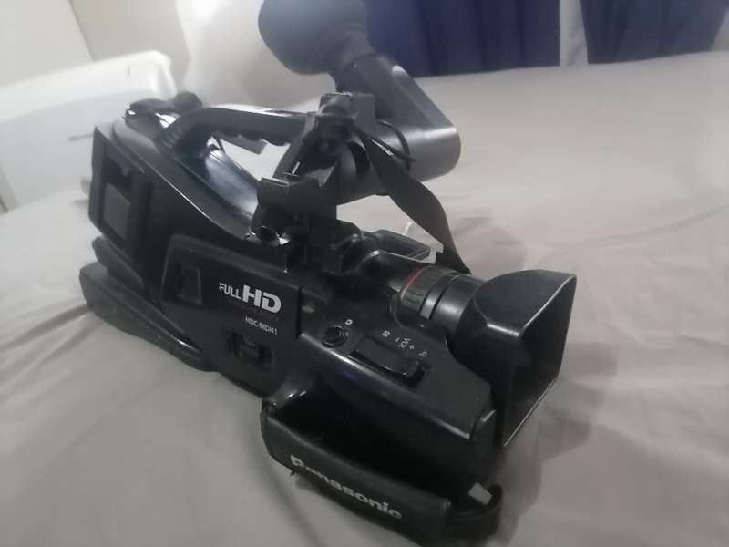 Panasonic HDC-MDH1 HD Professional Camcorder