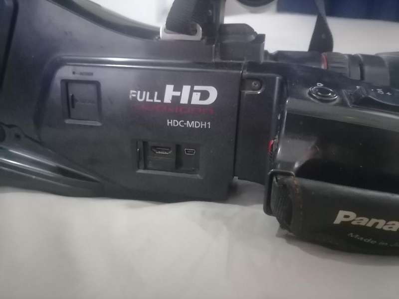 Panasonic HDC-MDH1 HD Professional Camcorder