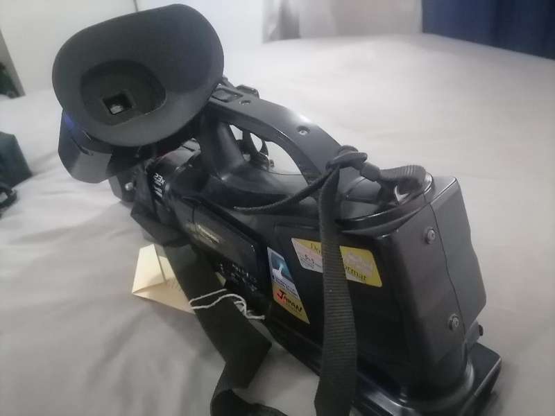 Panasonic HDC-MDH1 HD Professional Camcorder