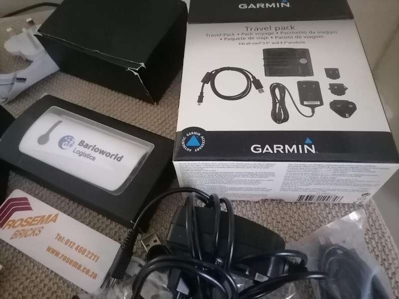 Portable Power Banks and Chargers - Lot of Multiple Items