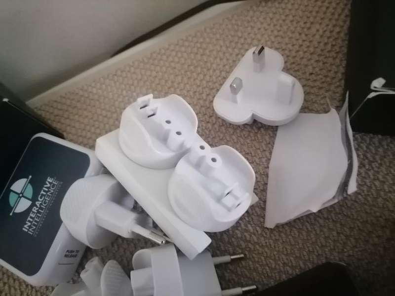 Portable Power Banks and Chargers - Lot of Multiple Items