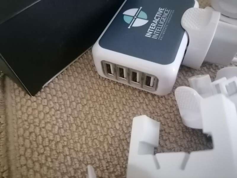 Portable Power Banks and Chargers - Lot of Multiple Items