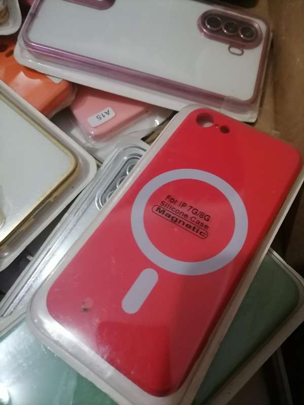 LOT OF +-40 NEW CELLPHONE COVERS