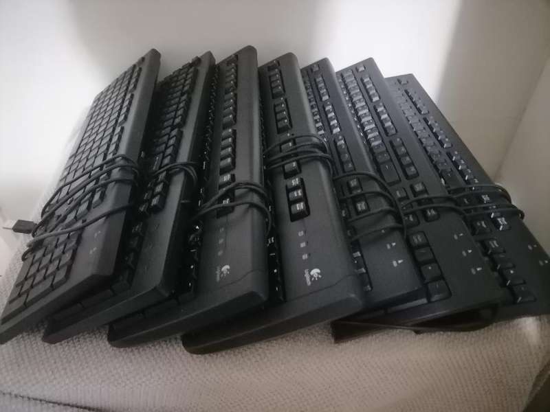 Lot of 8 x working Keyboards