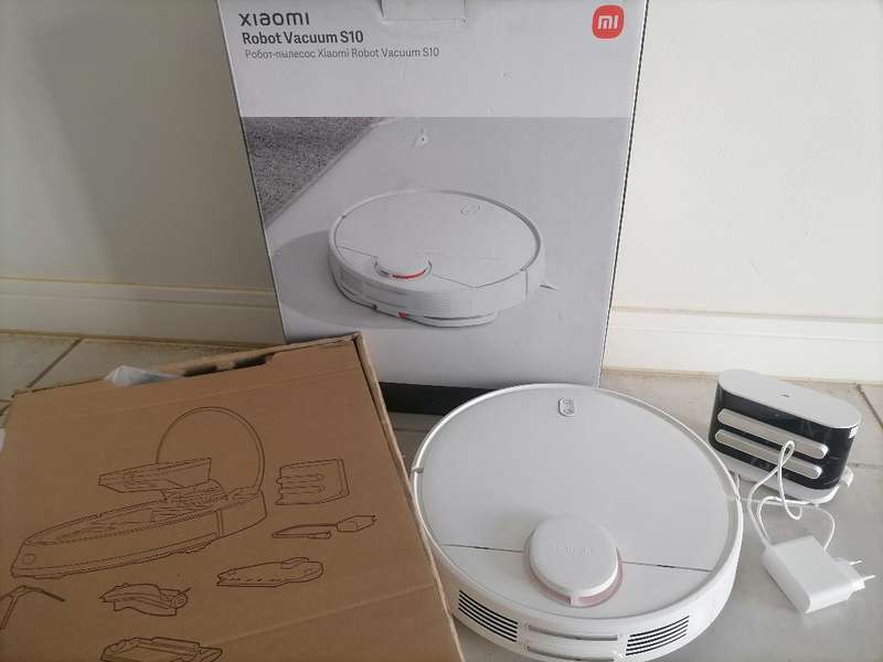 Xiaomi Mi Robot Smart Vacuum Mop S10 with Charging Station & Attachments