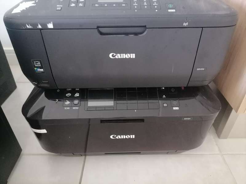 2 X CANON PRINTERS, ONE BID FOR BOTH*POWER ON ,INK INCL UNTESTED*