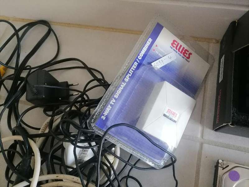 *Weekend Special*BULK LOT OF UNTESTED ELECTRONICS*ONE BID FOR THE LOT*
