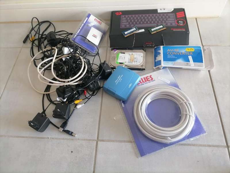 *Weekend Special*BULK LOT OF UNTESTED ELECTRONICS*ONE BID FOR THE LOT*