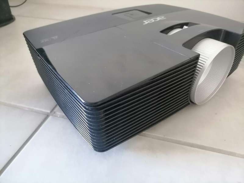 Acer X113P SVGA (800x600) 3000 ANSI Lumens 3D Ready DLP Black Projector,3D