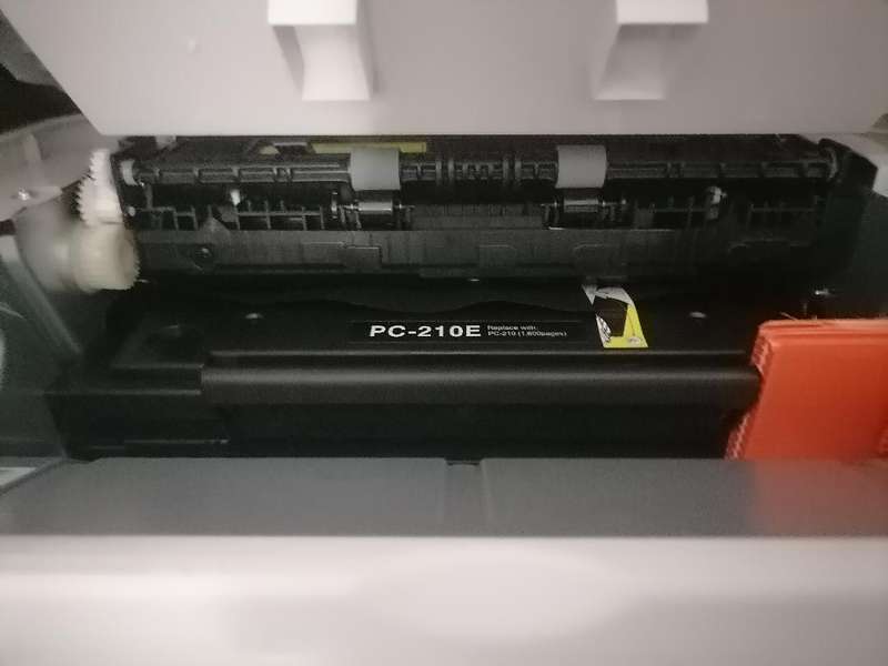 *NEW PANTAM P2200 LAZER PRINTER*WITH TONER*SLIGHT DAMAGE ON BOTTOM TRAY*