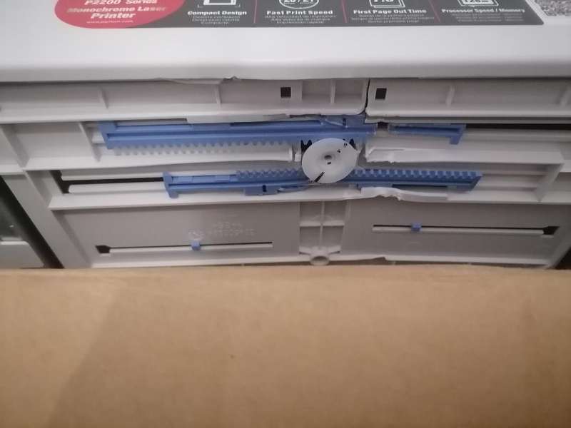 *NEW PANTAM P2200 LAZER PRINTER*WITH TONER*SLIGHT DAMAGE ON BOTTOM TRAY*
