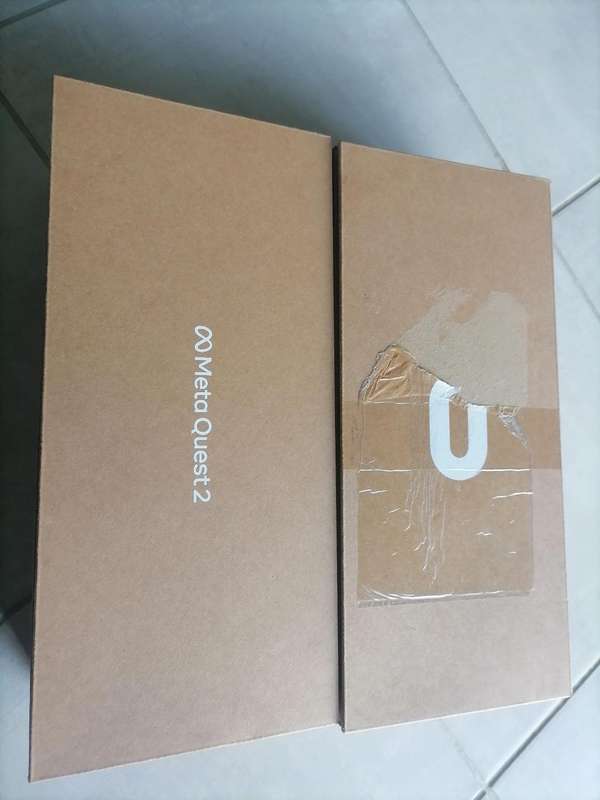 2 X OCCULUS QUEST 2 VIRTUAL REALITY HEADSETS