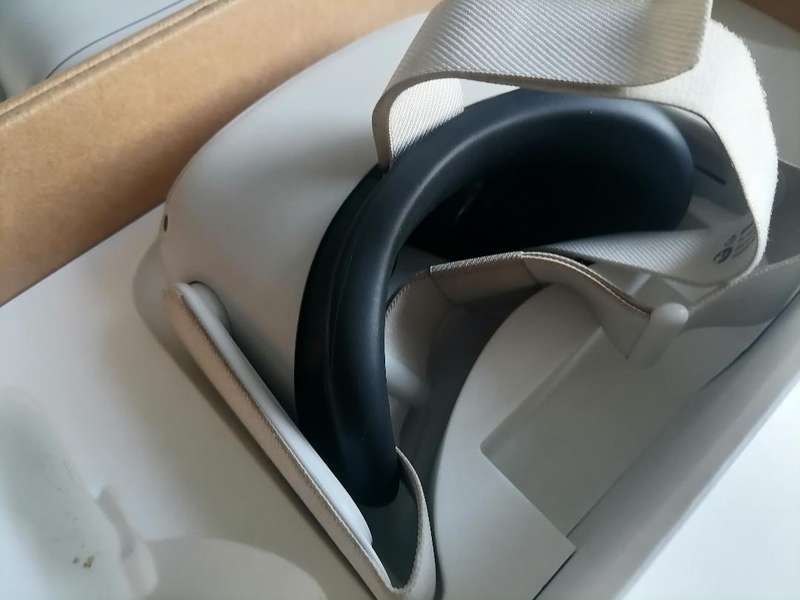 2 X OCCULUS QUEST 2 VIRTUAL REALITY HEADSETS