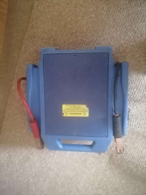Autogear 12V/18Ah 900 Amp Jump Start - Needs Battery