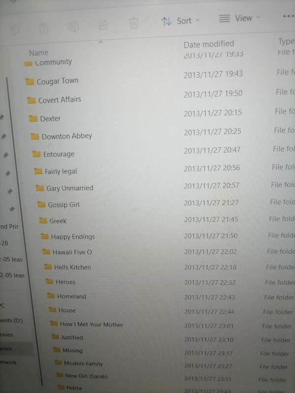 WESTEN DIGITAL 2TB HDD LOADED WITH 100S OF MOVIES AND SERIES*