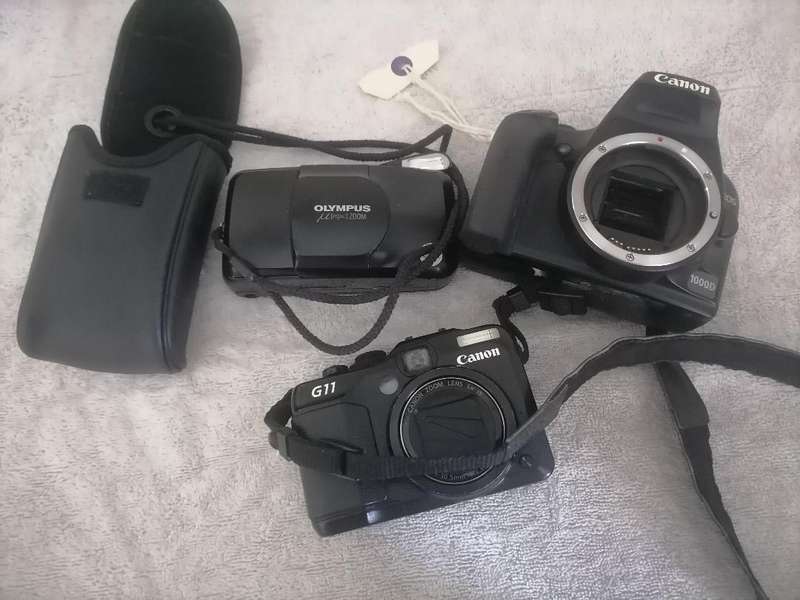 BULK LOT OF CAMERAS*ONE BID FOR LOT*UNTESTED*CAMERA
