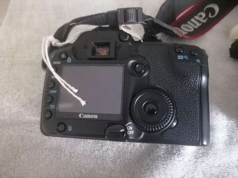 LOT OF 2 CAMERAS*ONE BID FOR LOT*CANON EOS800D+CANON EOS30D