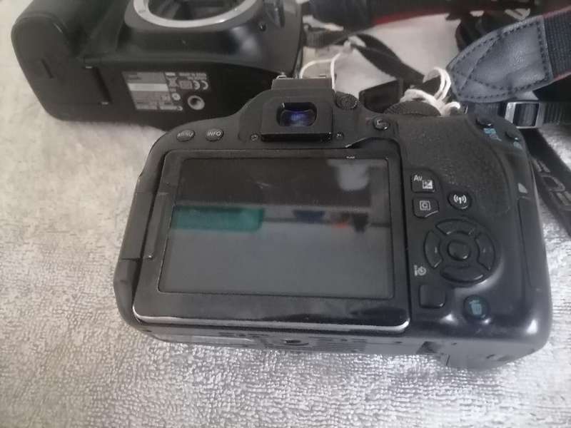LOT OF 2 CAMERAS*ONE BID FOR LOT*CANON EOS800D+CANON EOS30D
