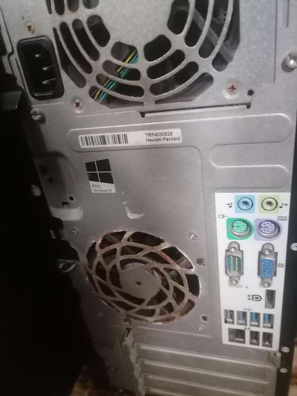 LOT OF 2 X HP  DESKTOP TOWERS, ONE BID FOR BOTH *SOLD AS IS*