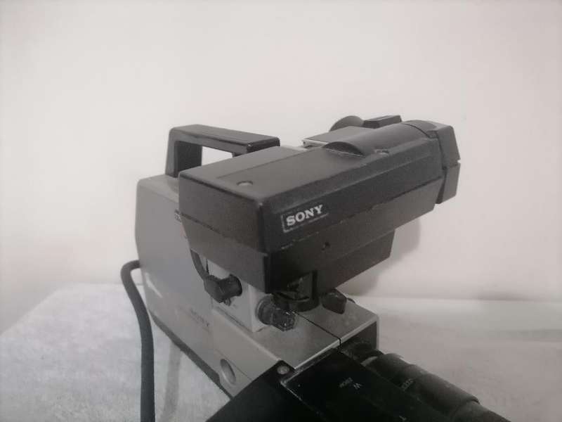 Vintage Sony trinicon HVC2000p,