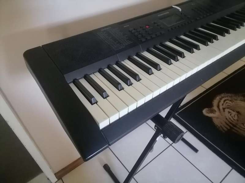 *SANCHEZ ARK160 ELECTRONIC KEYBOARD WITH STAND*NO POWER SUPLLY*NOT TESTED*