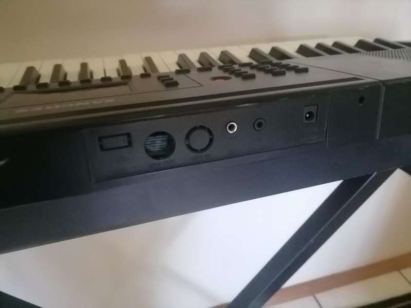*SANCHEZ ARK160 ELECTRONIC KEYBOARD WITH STAND*NO POWER SUPLLY*NOT TESTED*