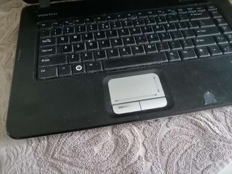 Lot of 2 x laptops with cracked screens - HP and Dell