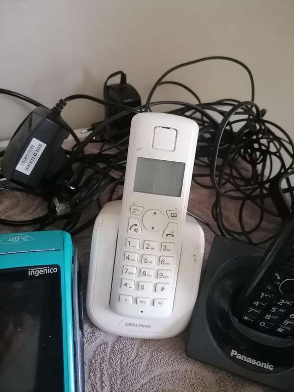 *LIQUIDATION ITEMS*CARD MACHINES,WIRELESS PHONES ETC*ONE BID FOR THE LOT*