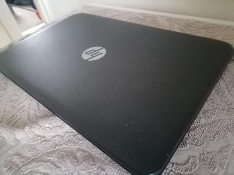 *LOT OF 2 X LAPTOPS*LENOVO AND HP*NO CHARGER, UNTESTED*