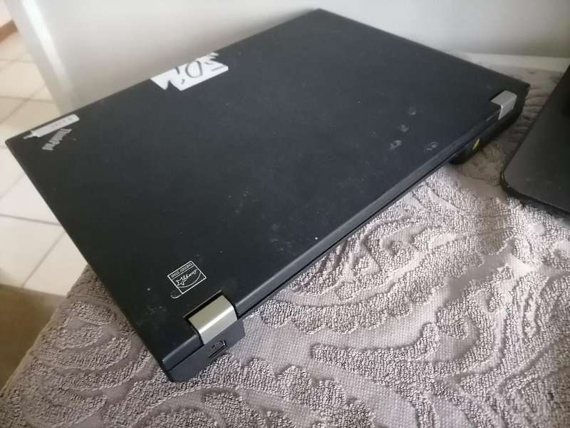 *LOT OF 2 X LAPTOPS*LENOVO AND HP*NO CHARGER, UNTESTED*