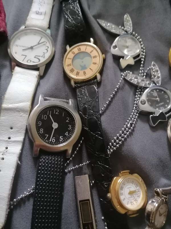 *WEEKEND SPECIAL*LOT OF  WATCHES*ONE BID FOR THE LOT*