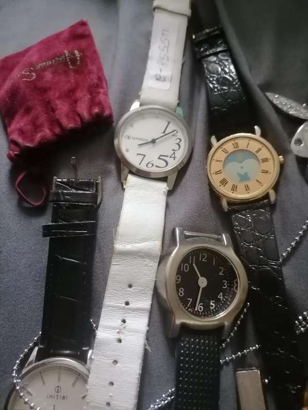 *WEEKEND SPECIAL*LOT OF  WATCHES*ONE BID FOR THE LOT*