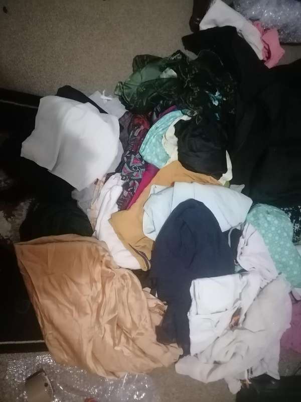 LARGE LOT OF WOMANS CLOTHING