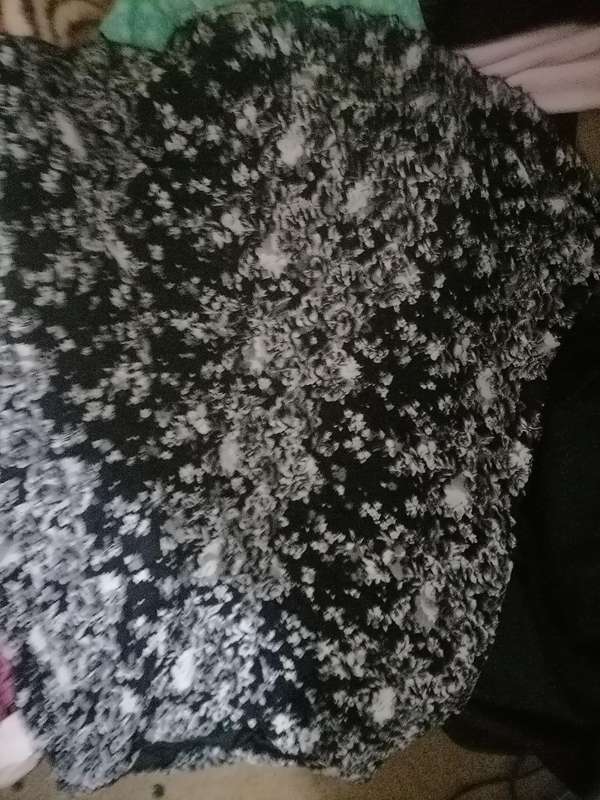 LARGE LOT OF WOMANS CLOTHING