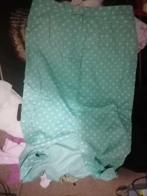 LARGE LOT OF WOMANS CLOTHING