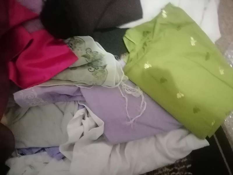 LARGE LOT OF WOMANS CLOTHING