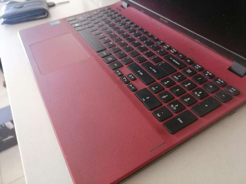 *LAPTOP CLEARANCE**ACER ES1-571 SERIES LAPTOP*READ AD*