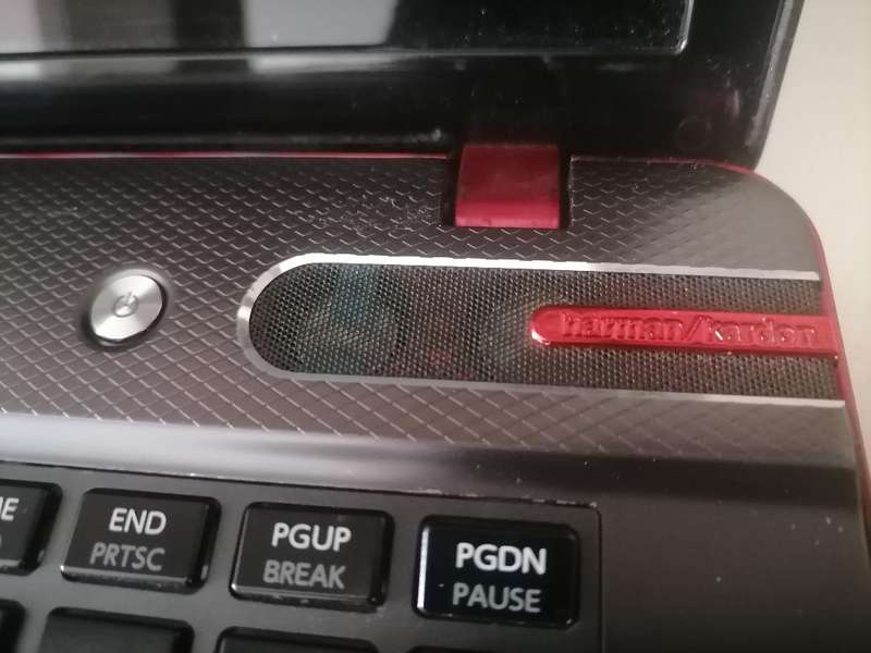 *LAPTOP CLEARANCE**TOSHIBA QOSMIO X870-F0068 GAMING 3D LAPTOP*NO CHARGER*SOLD AS IS**