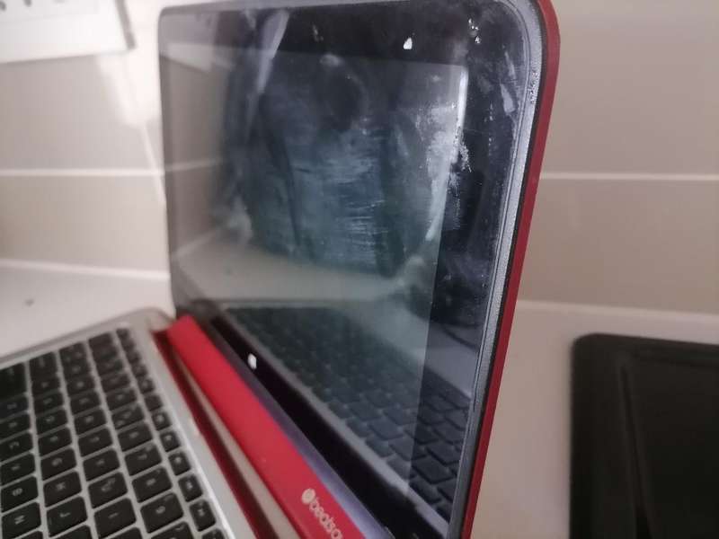 *LOT OF 3 X DEFECTIVE ITEMS*HP LAPTOP, APPLE TABLET, TV BOX*ONE BID FOR THE LOT*