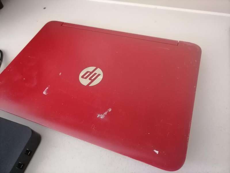 *LOT OF 3 X DEFECTIVE ITEMS*HP LAPTOP, APPLE TABLET, TV BOX*ONE BID FOR THE LOT*