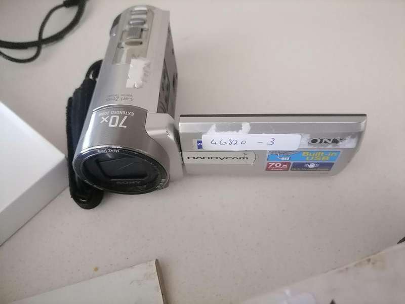 LOT OF DEFECTIVE ITEMS*ONE BID FOR THE LOT AS PER PICS*