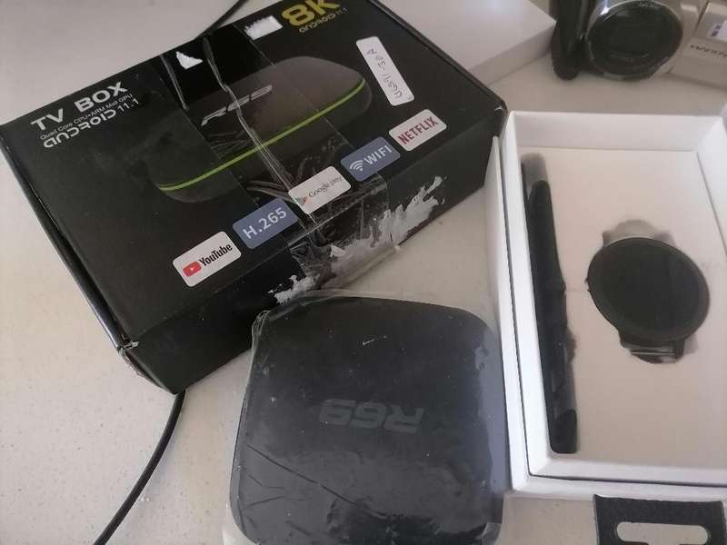 LOT OF DEFECTIVE ITEMS*ONE BID FOR THE LOT AS PER PICS*