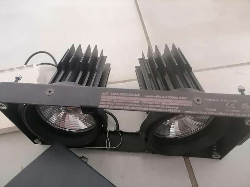 BULK LOT OF ELECTRONICS*ONE BID FOR THE LOT AS PER PICS*