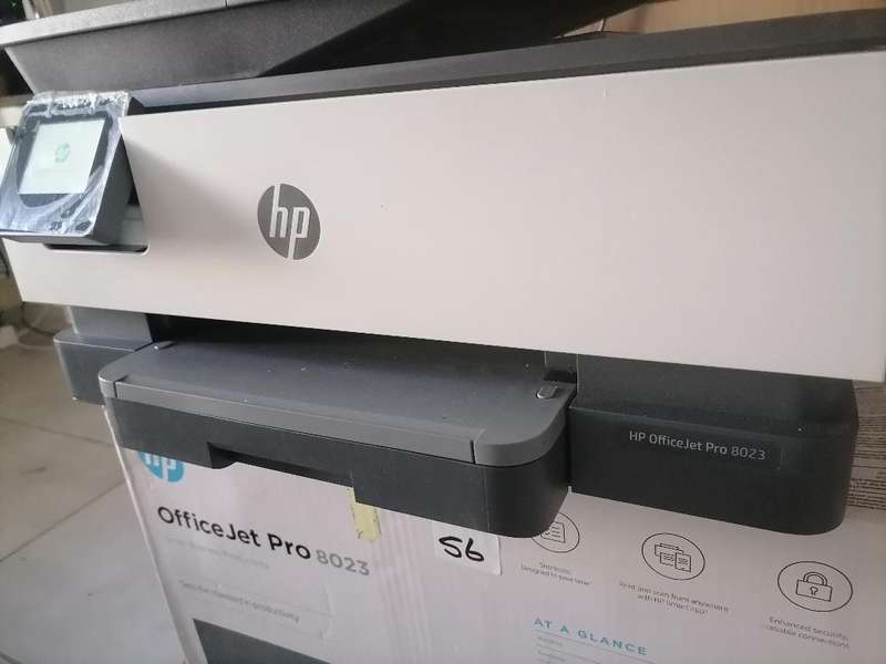 HP OfficeJet Pro 8023 All in One Printer*Scanner glass cracked)printer working