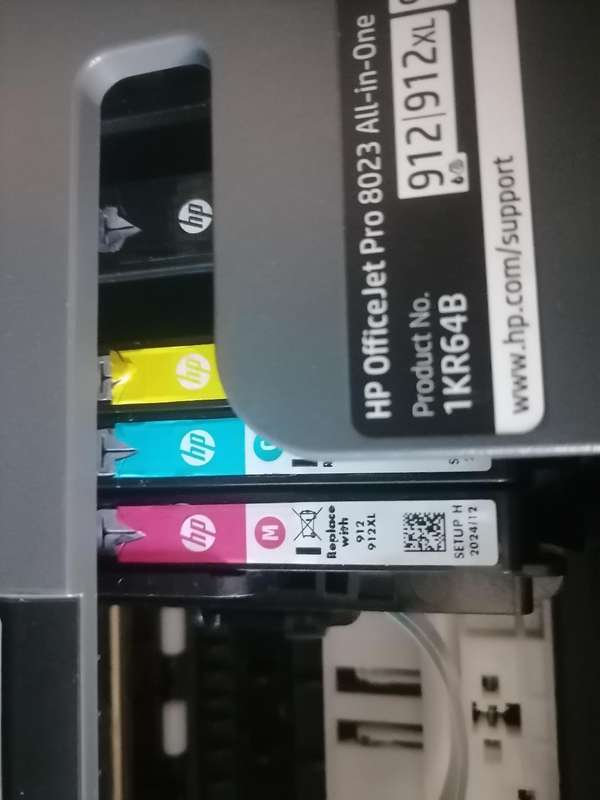 HP OfficeJet Pro 8023 All in One Printer*Scanner glass cracked)printer working