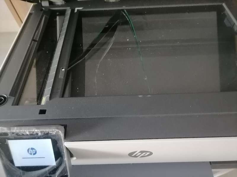 HP OfficeJet Pro 8023 All in One Printer*Scanner glass cracked)printer working