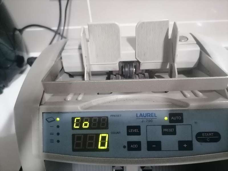 Laurel J-700 Series Currency Counter