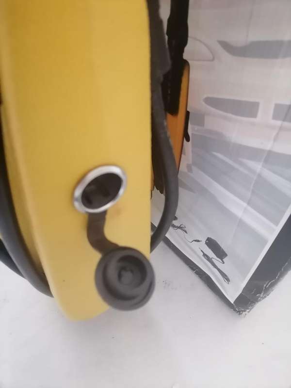 DYNAMIC JUMP STARTER/POWER SUPPLY(PORTABLE FRIDGES/LAPTOP/PHONES ETC) - Needs Battery